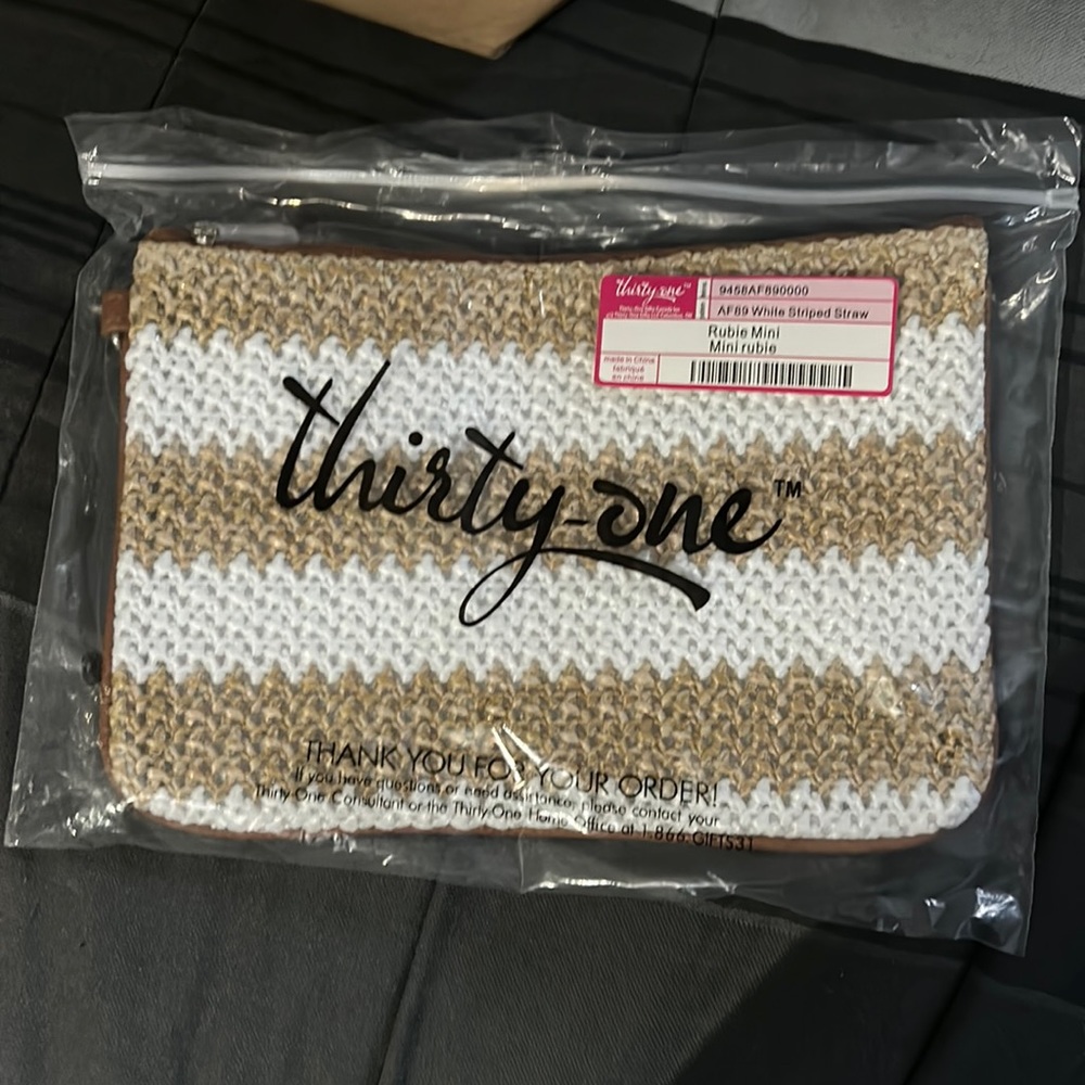 Brand new 31 straw accessories bag